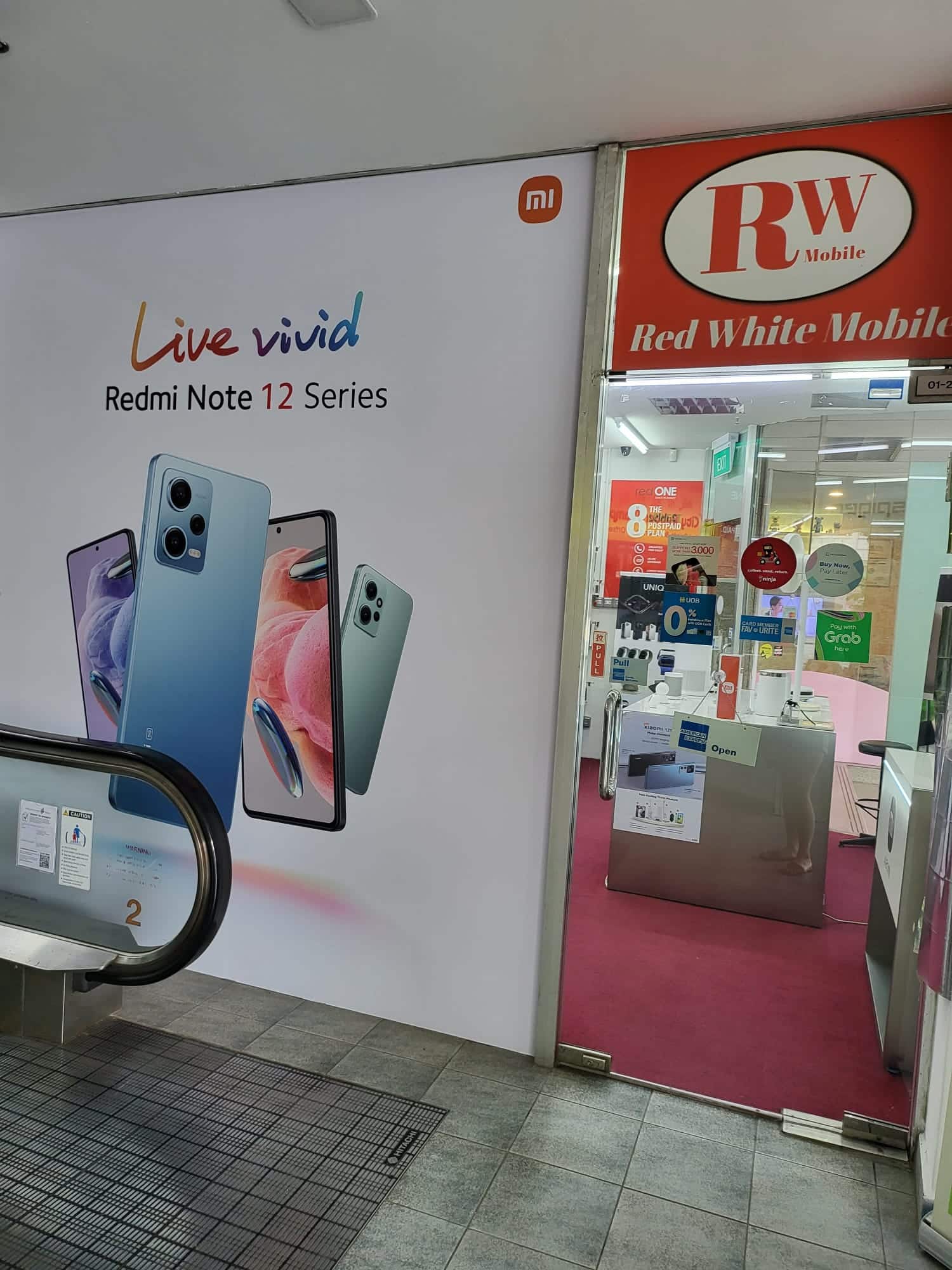 trade in red white mobile